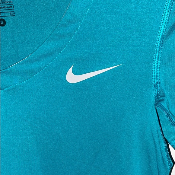 2 FOR 10 - Teal NIKE workout tshirt - Picture 2 of 2